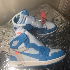 Off-White x Air Jordan 1 Retro Hight OG “UNC”